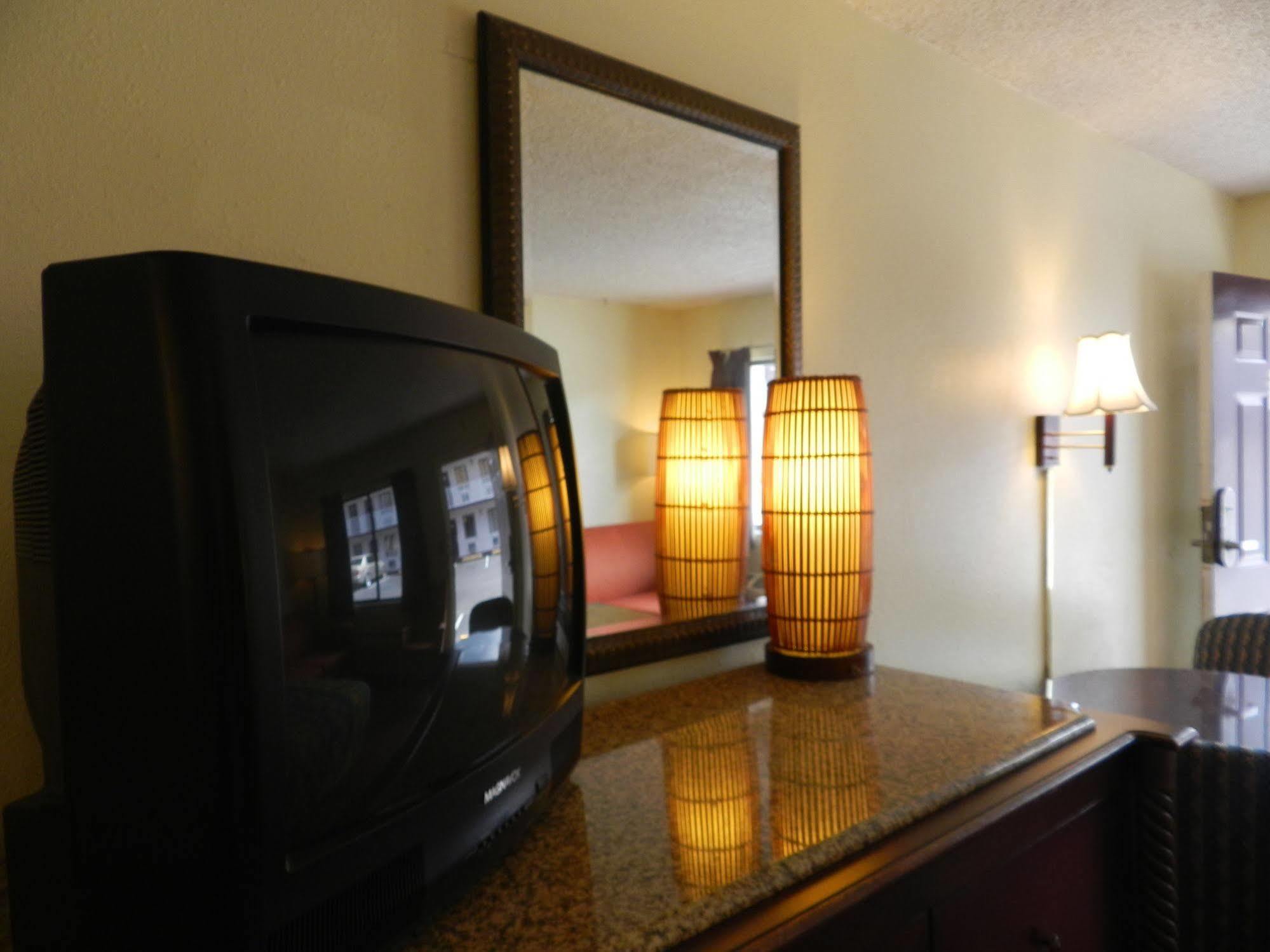 Maple Leaf Inn & Suites Kissimmee Zewnętrze zdjęcie