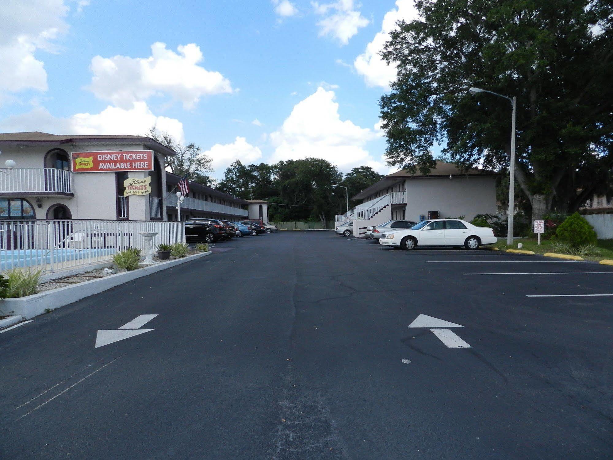 Maple Leaf Inn & Suites Kissimmee Zewnętrze zdjęcie